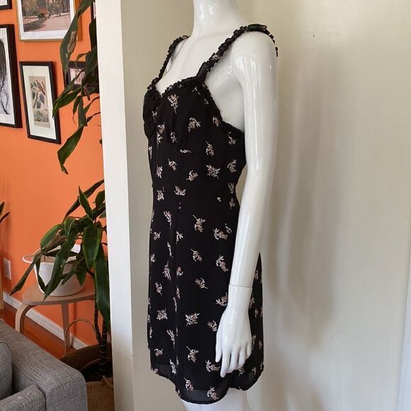 Urban Outfitters Black Floral Mini Summer Dress Size 6 - Picture 5 of 13